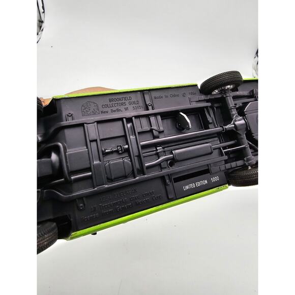 Kyle Petty #42, 1994 Brickyard 400, Mello Yellow, Suburban Bank, Brookfield - Picture 4 of 7